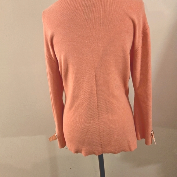Peach sweater - Picture 4 of 4